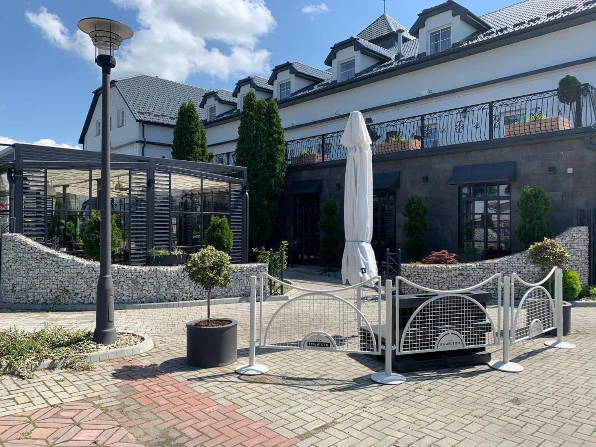 Hotel Kameleon Tarnobrzeg Extérieur photo