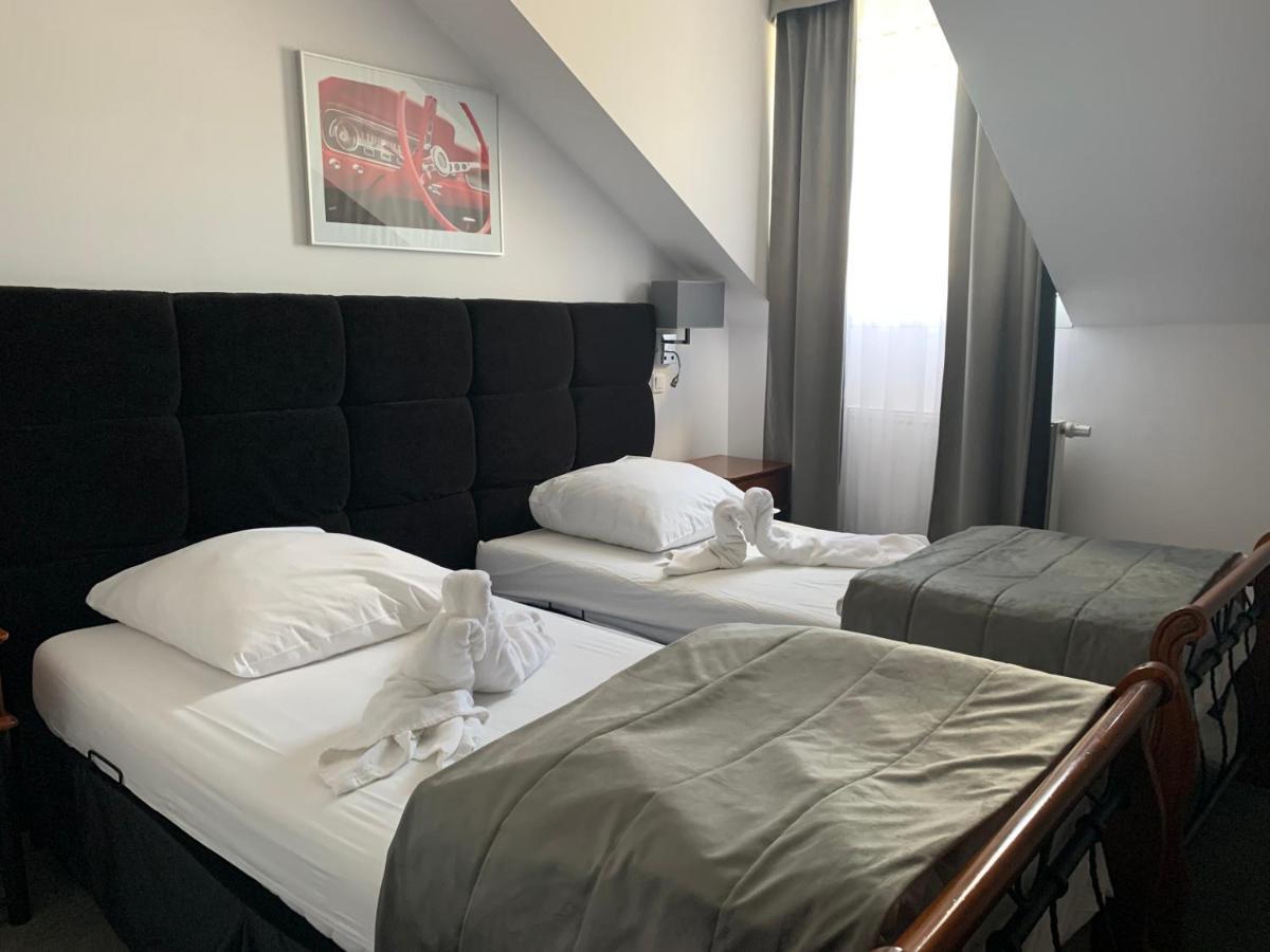 Hotel Kameleon Tarnobrzeg Extérieur photo